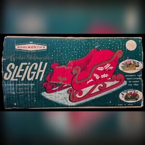 Vintage Holiday Sleigh Decor - Red
